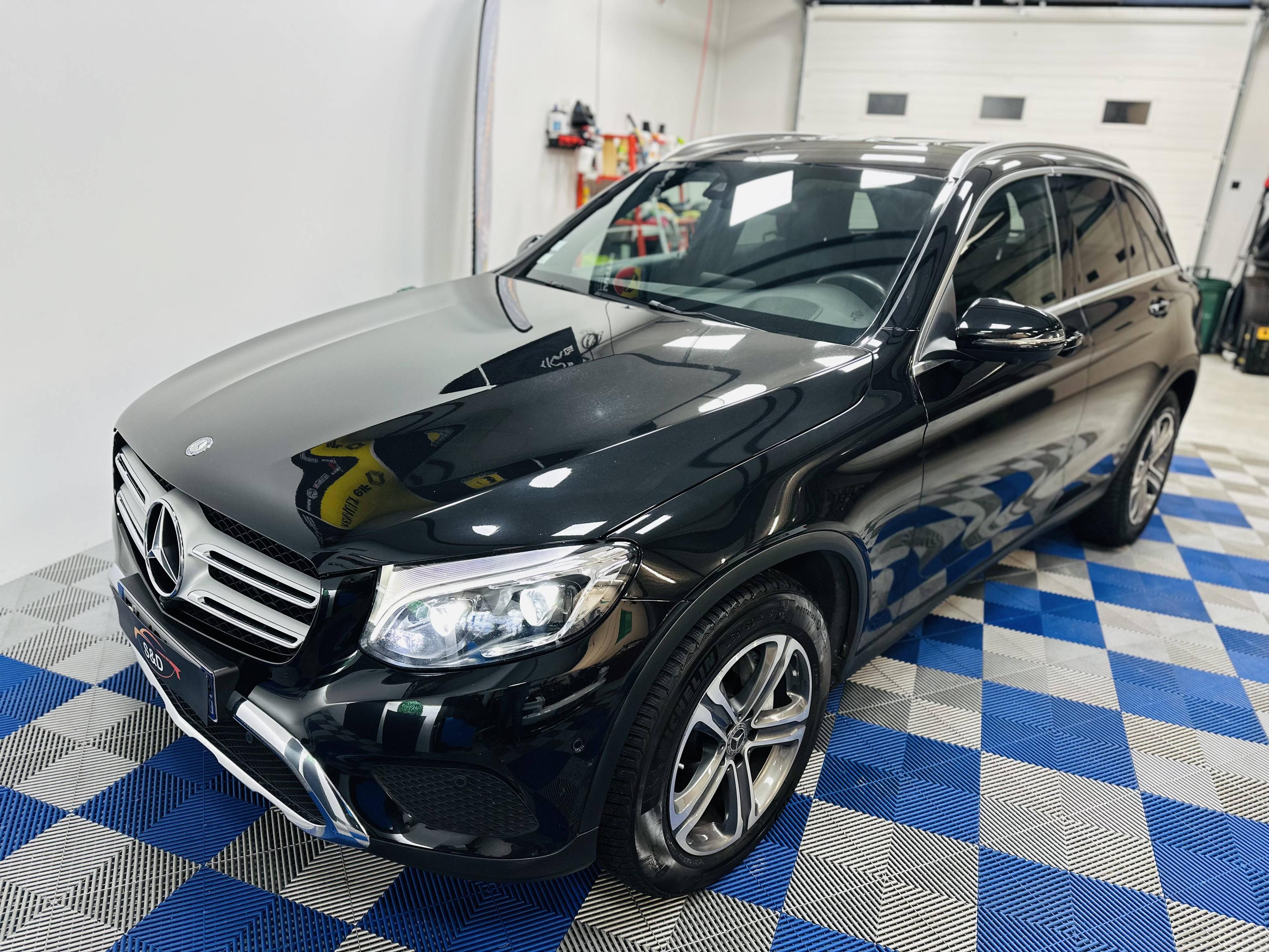 MERCEDES-BENZ GLC