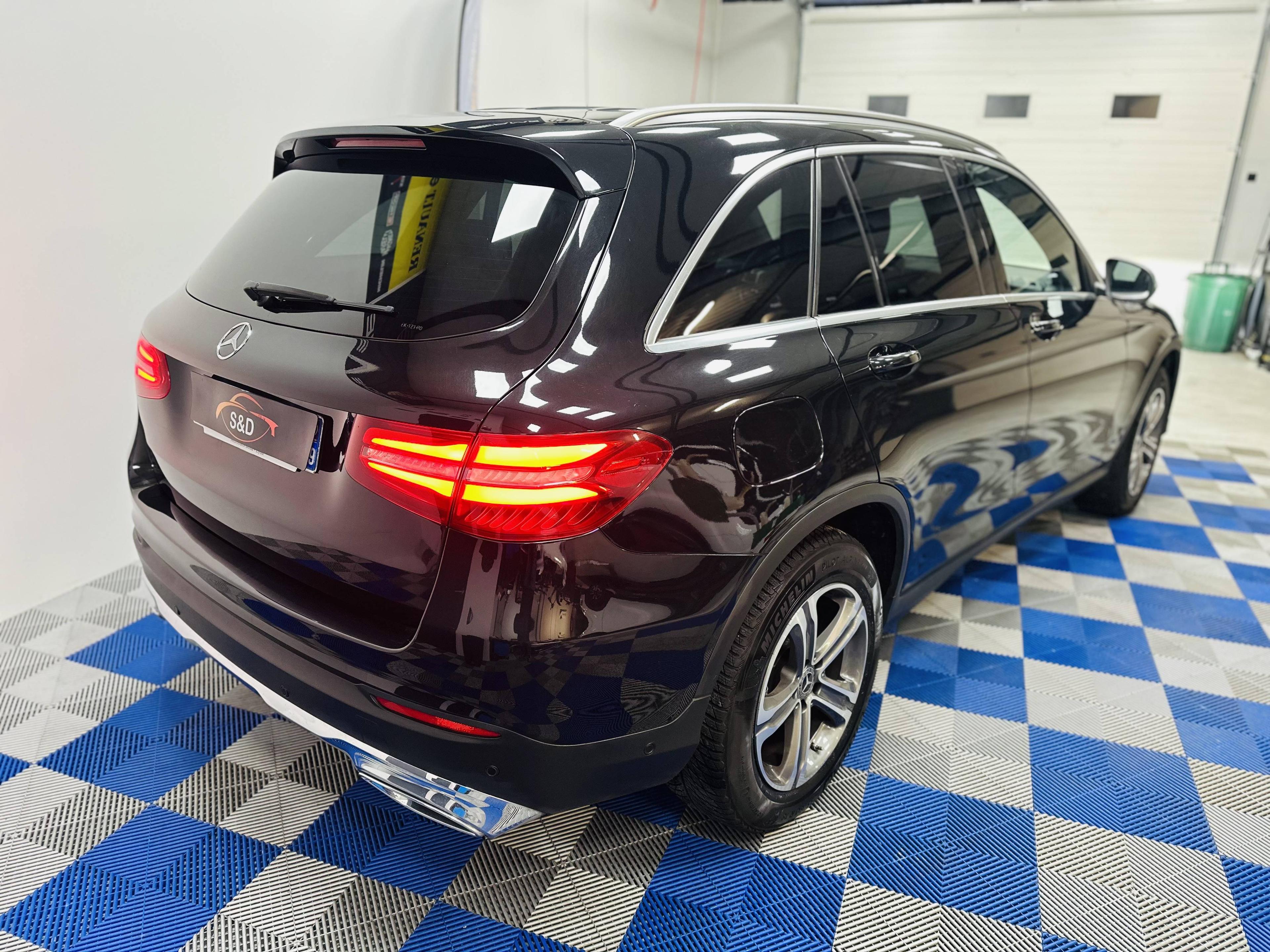 MERCEDES-BENZ GLC