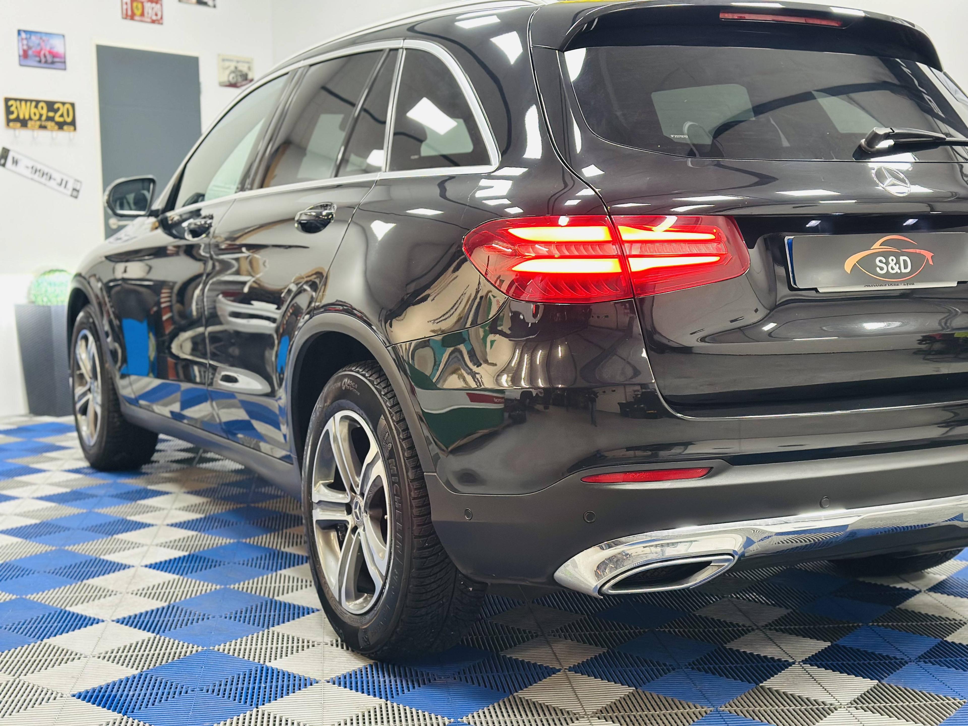 MERCEDES-BENZ GLC