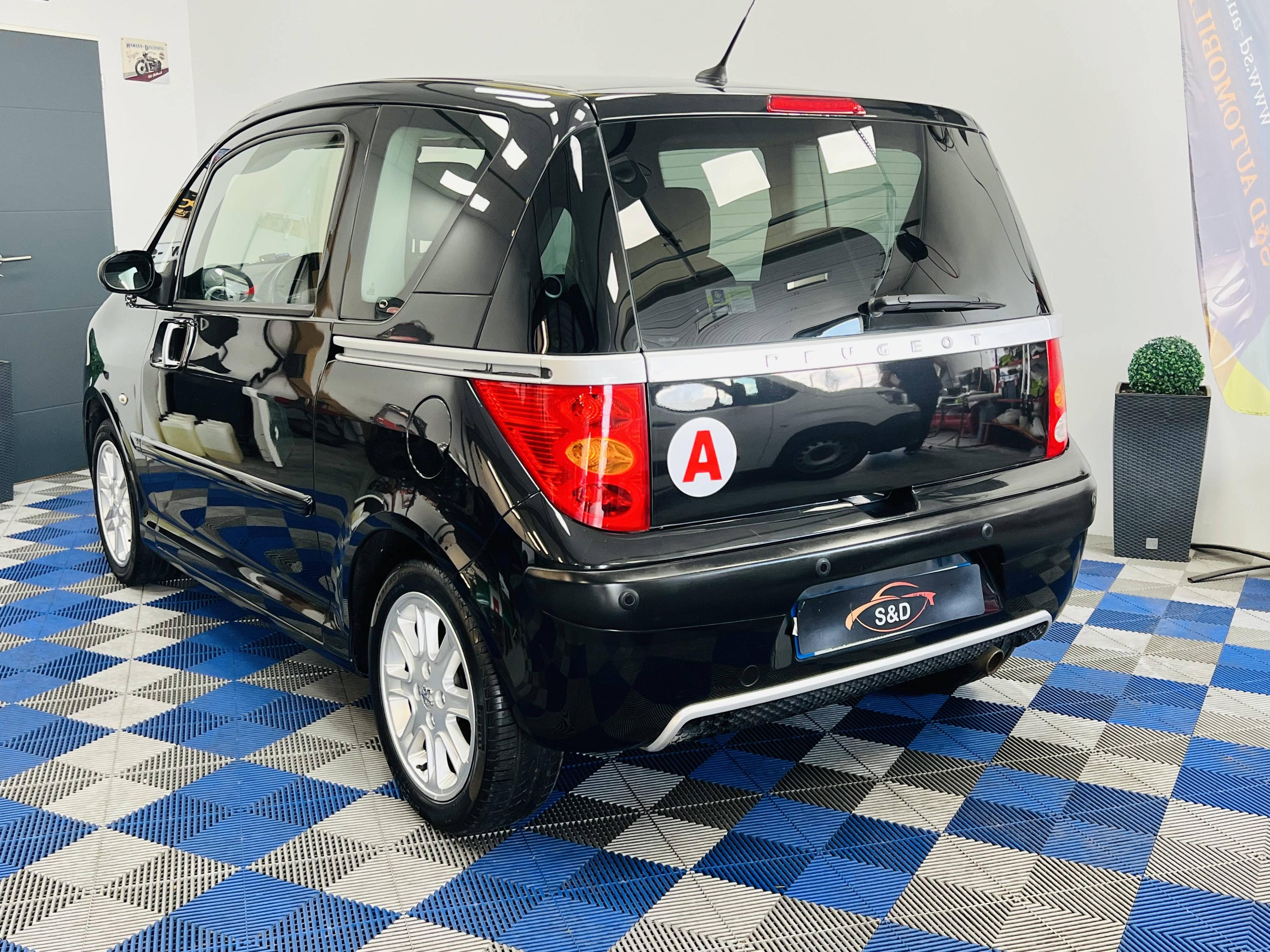 PEUGEOT 1007