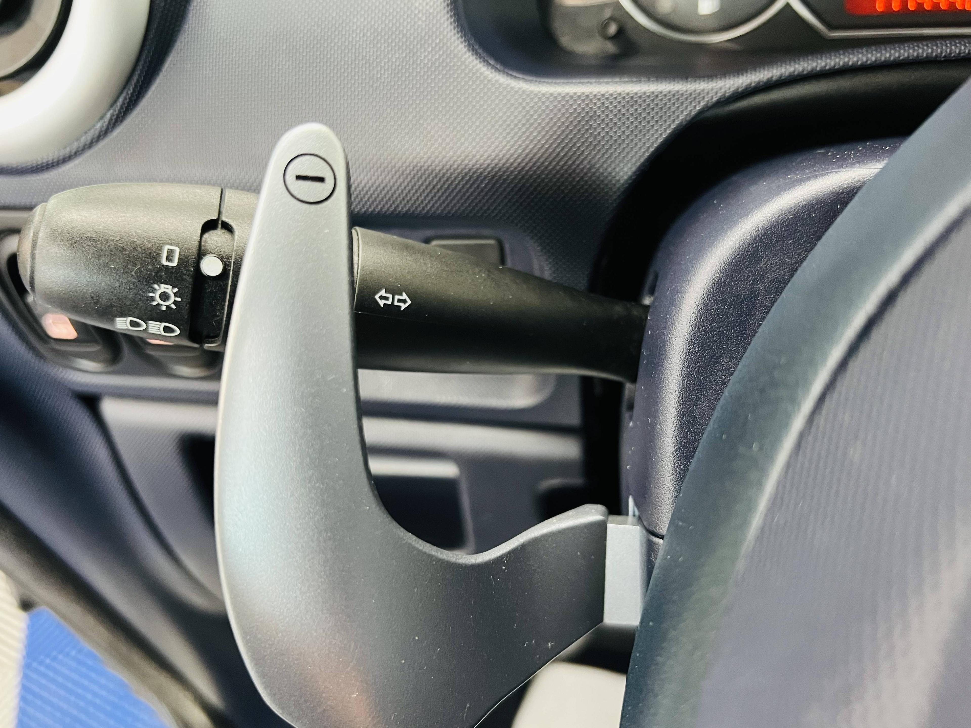 PEUGEOT 1007