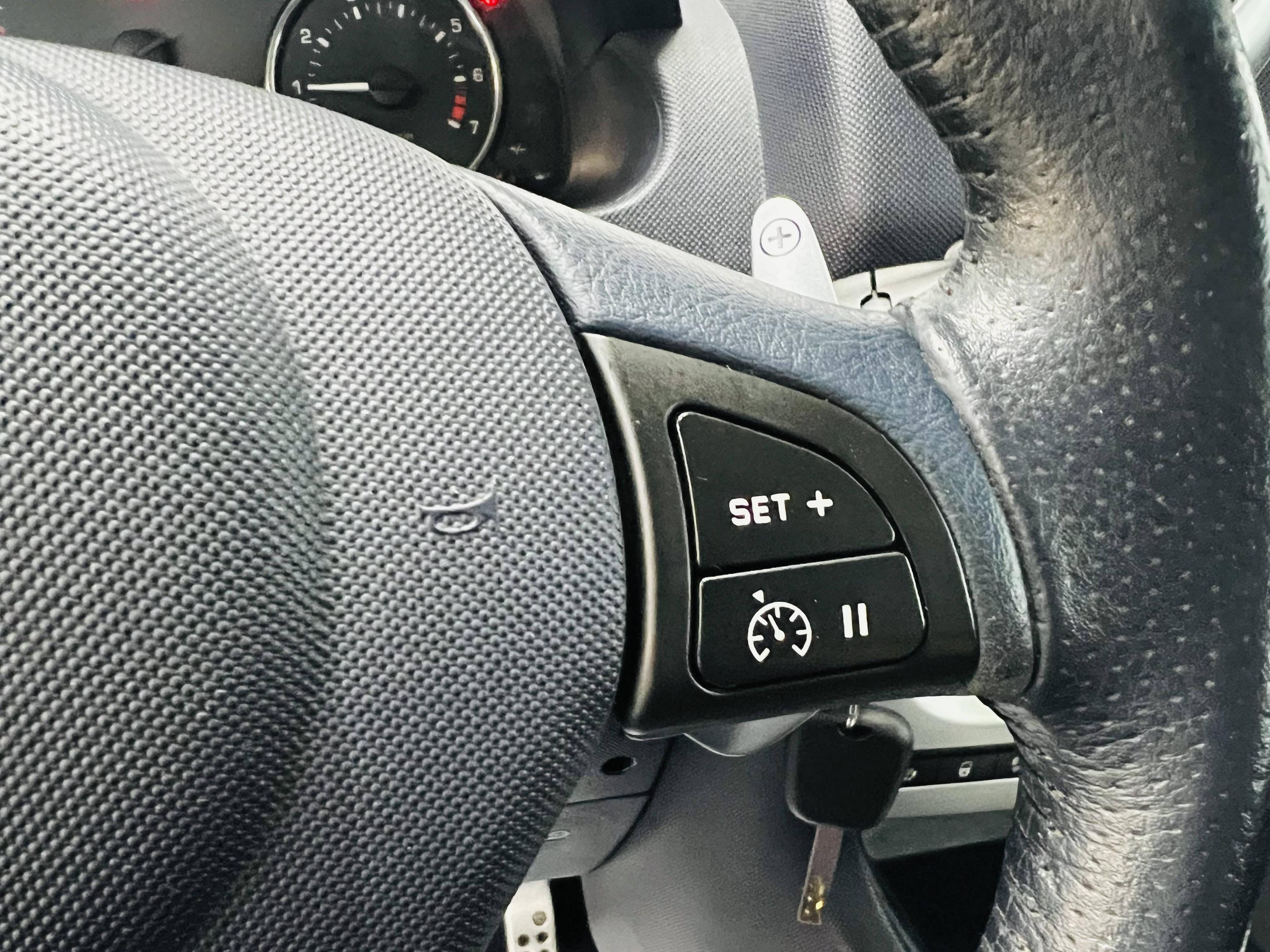 PEUGEOT 1007