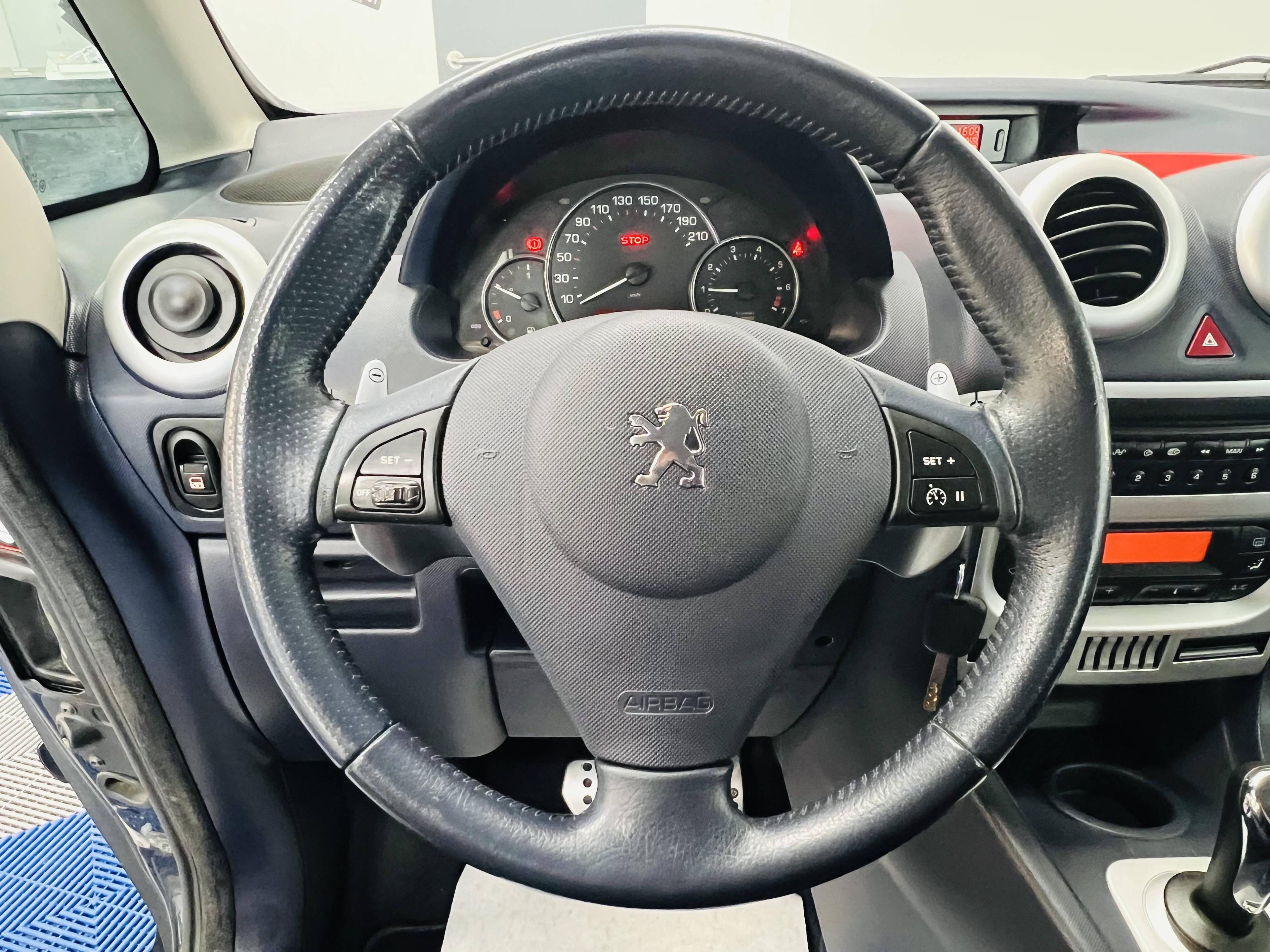 PEUGEOT 1007
