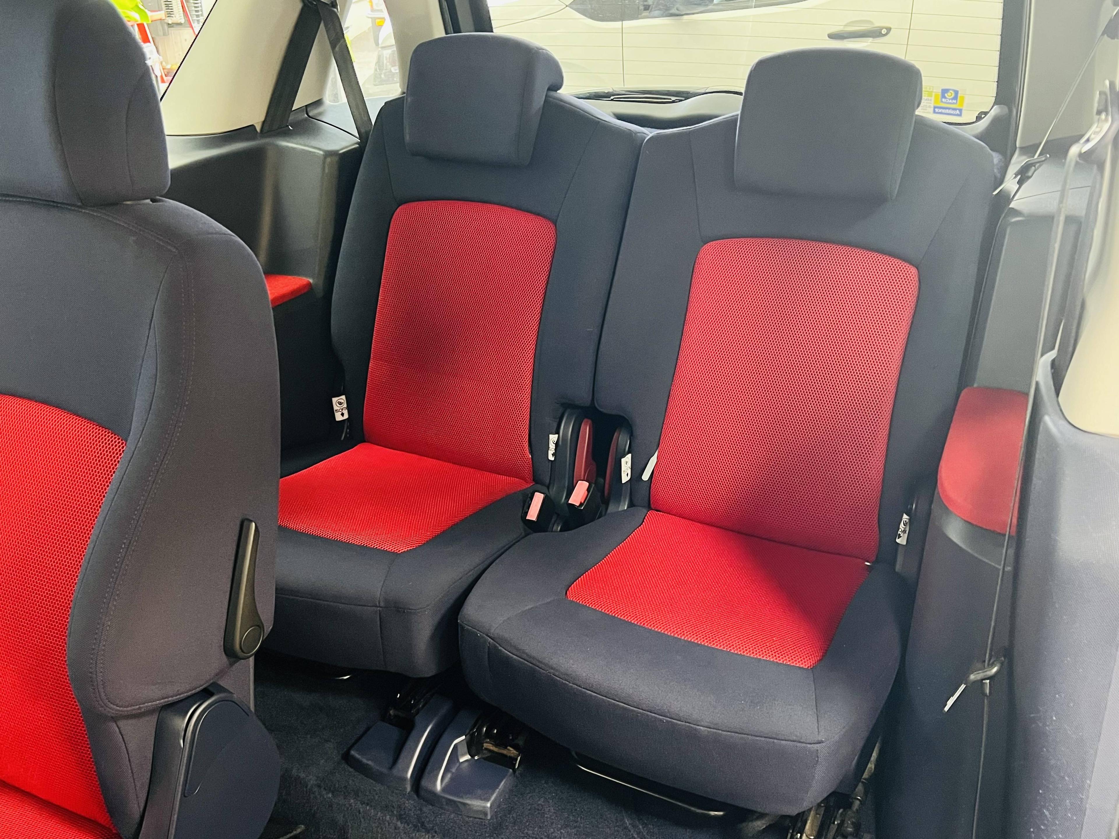 PEUGEOT 1007