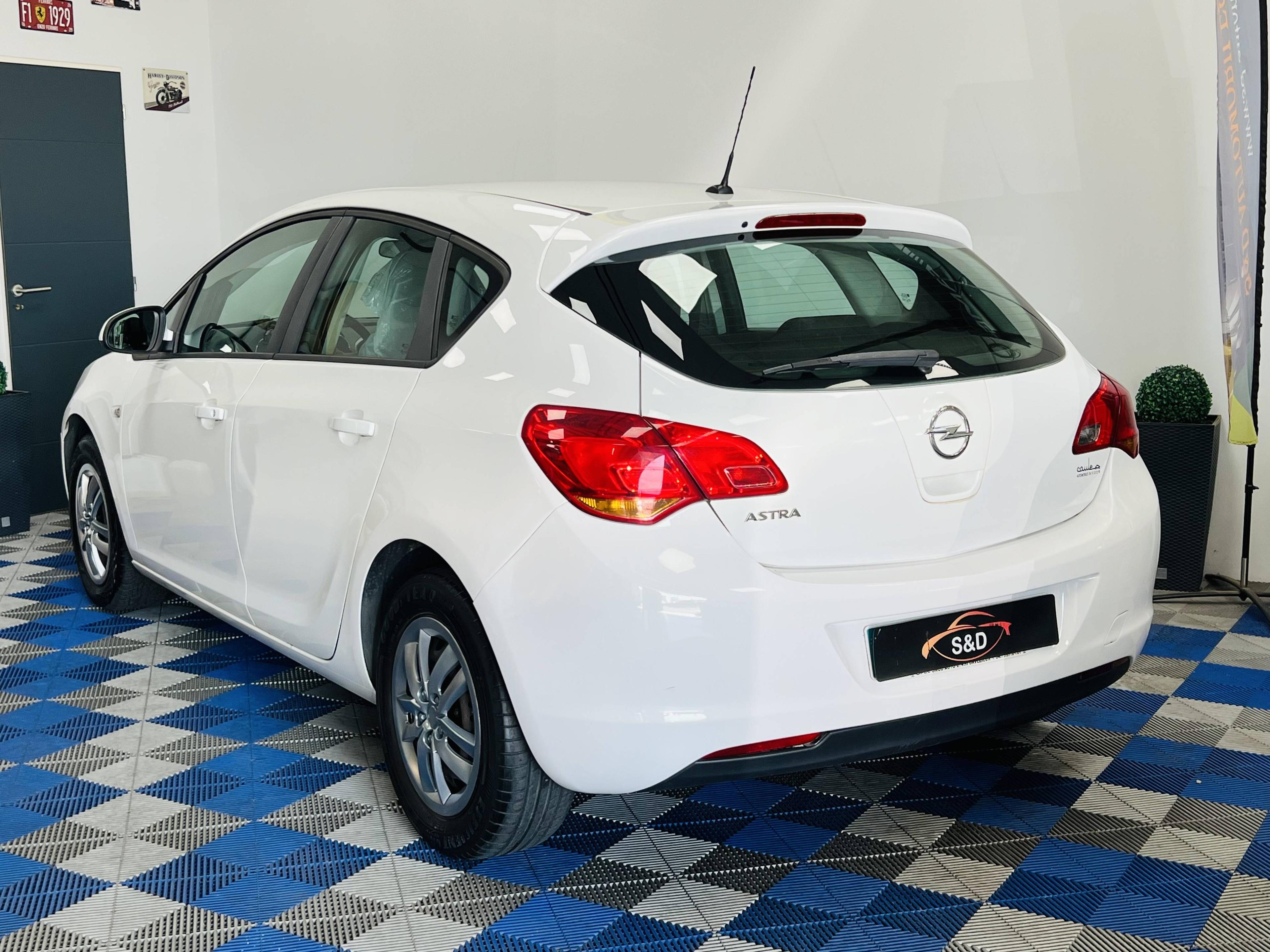 OPEL ASTRA