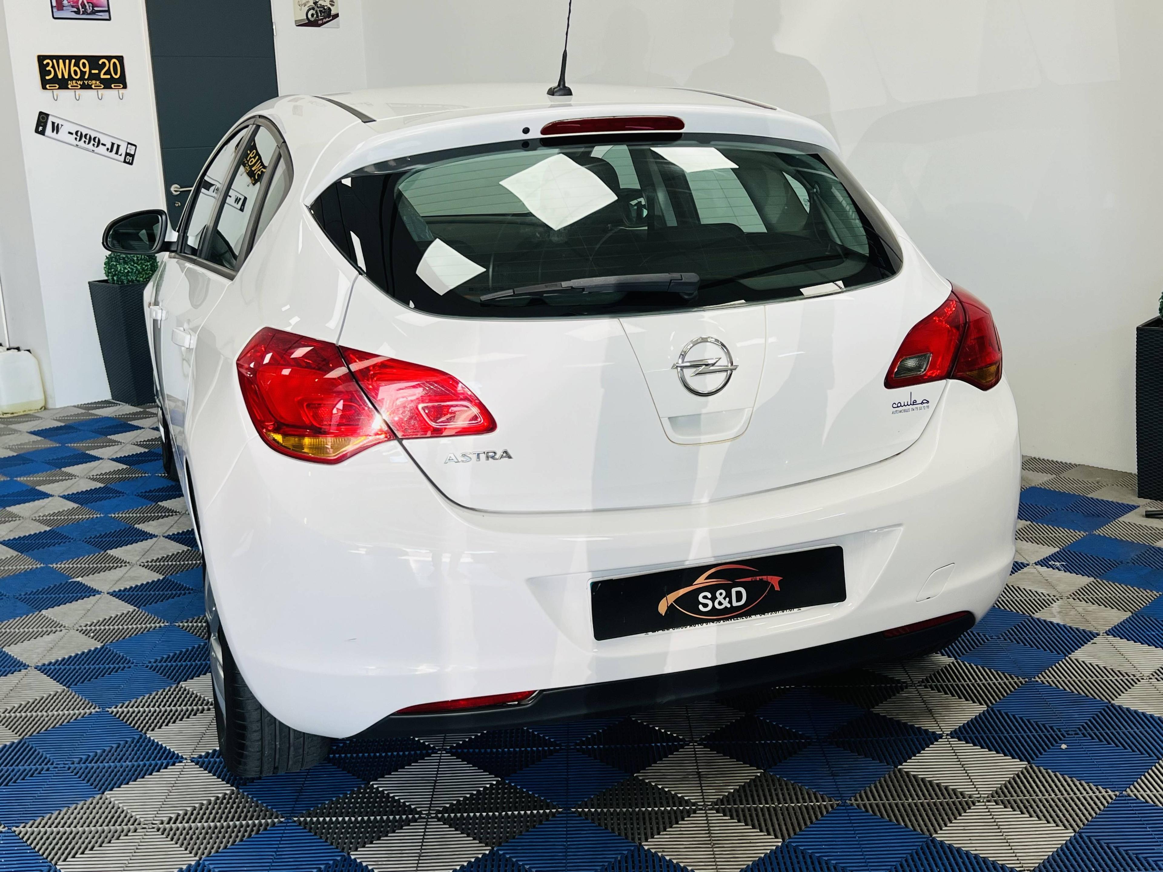 OPEL ASTRA