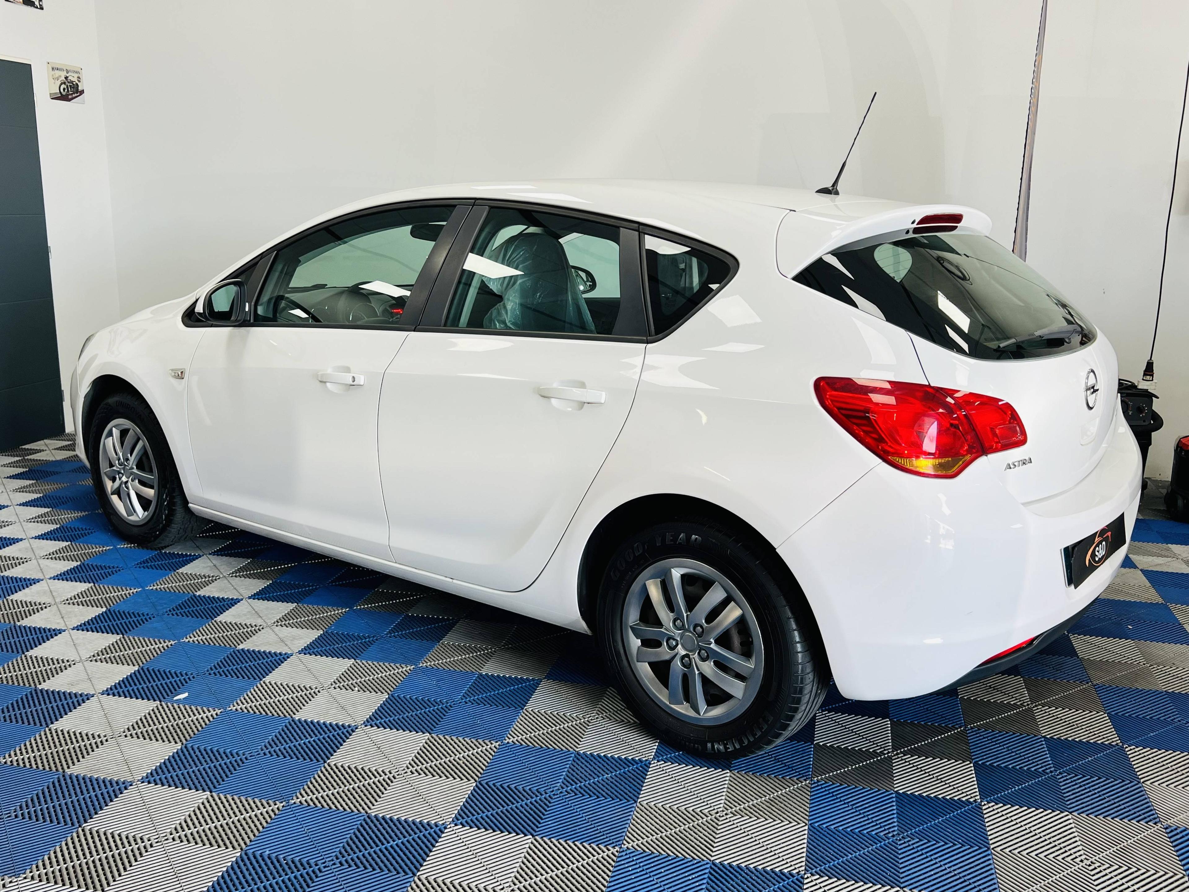 OPEL ASTRA