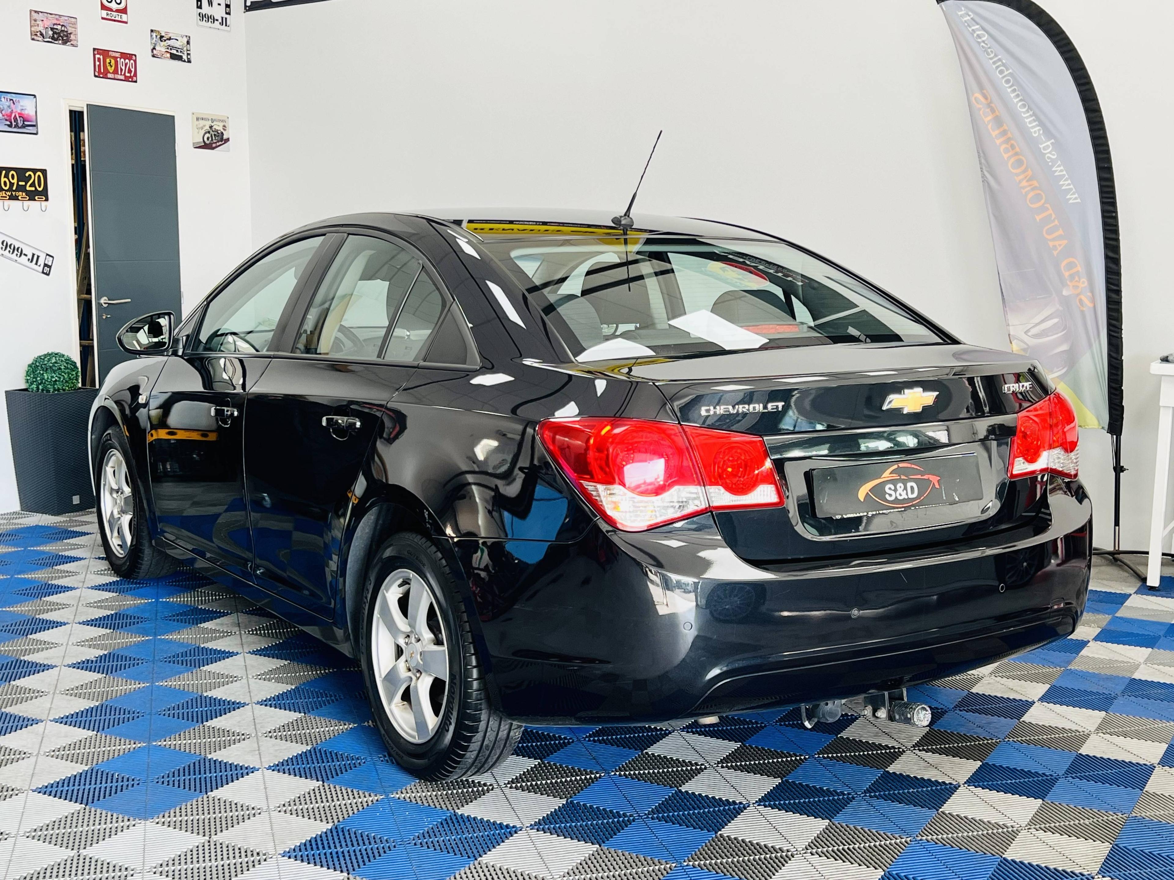 CHEVROLET CRUZE