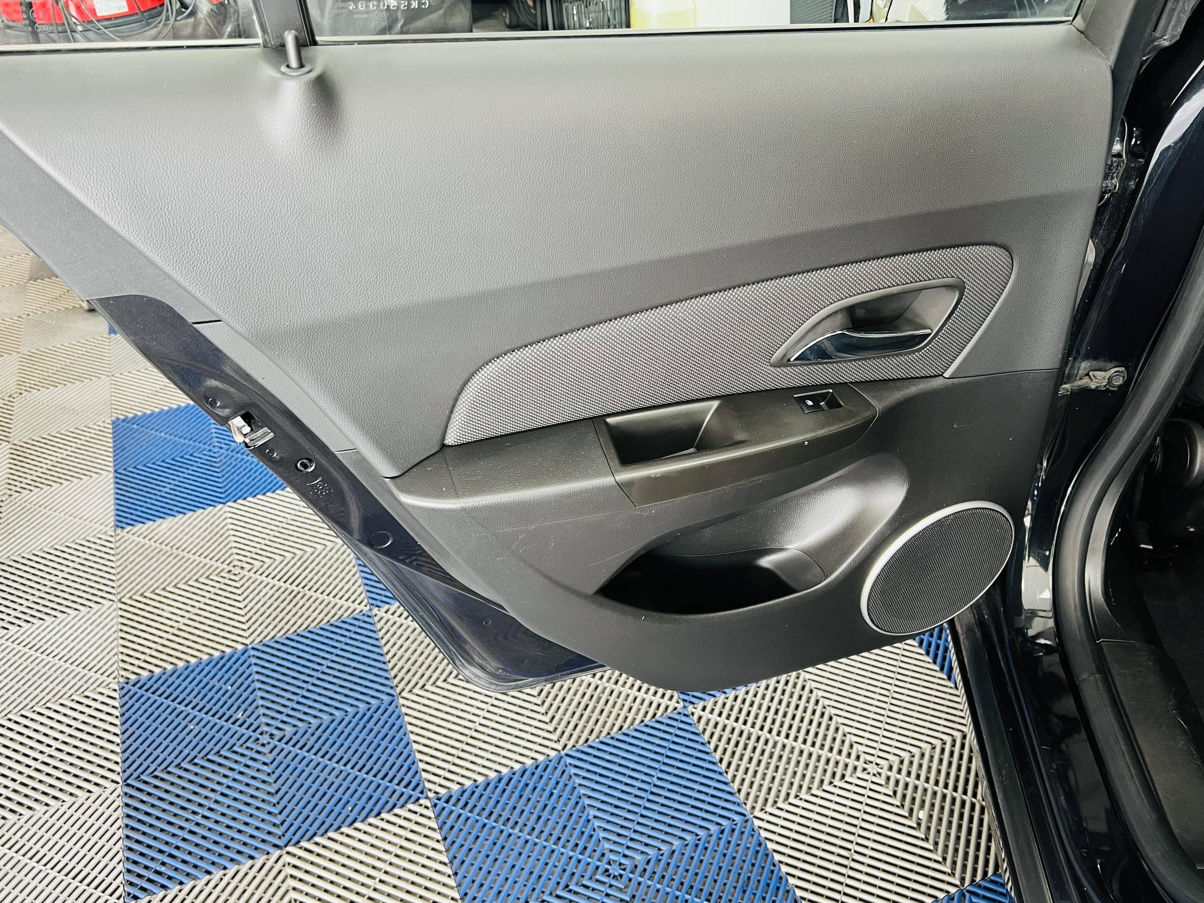 CHEVROLET CRUZE