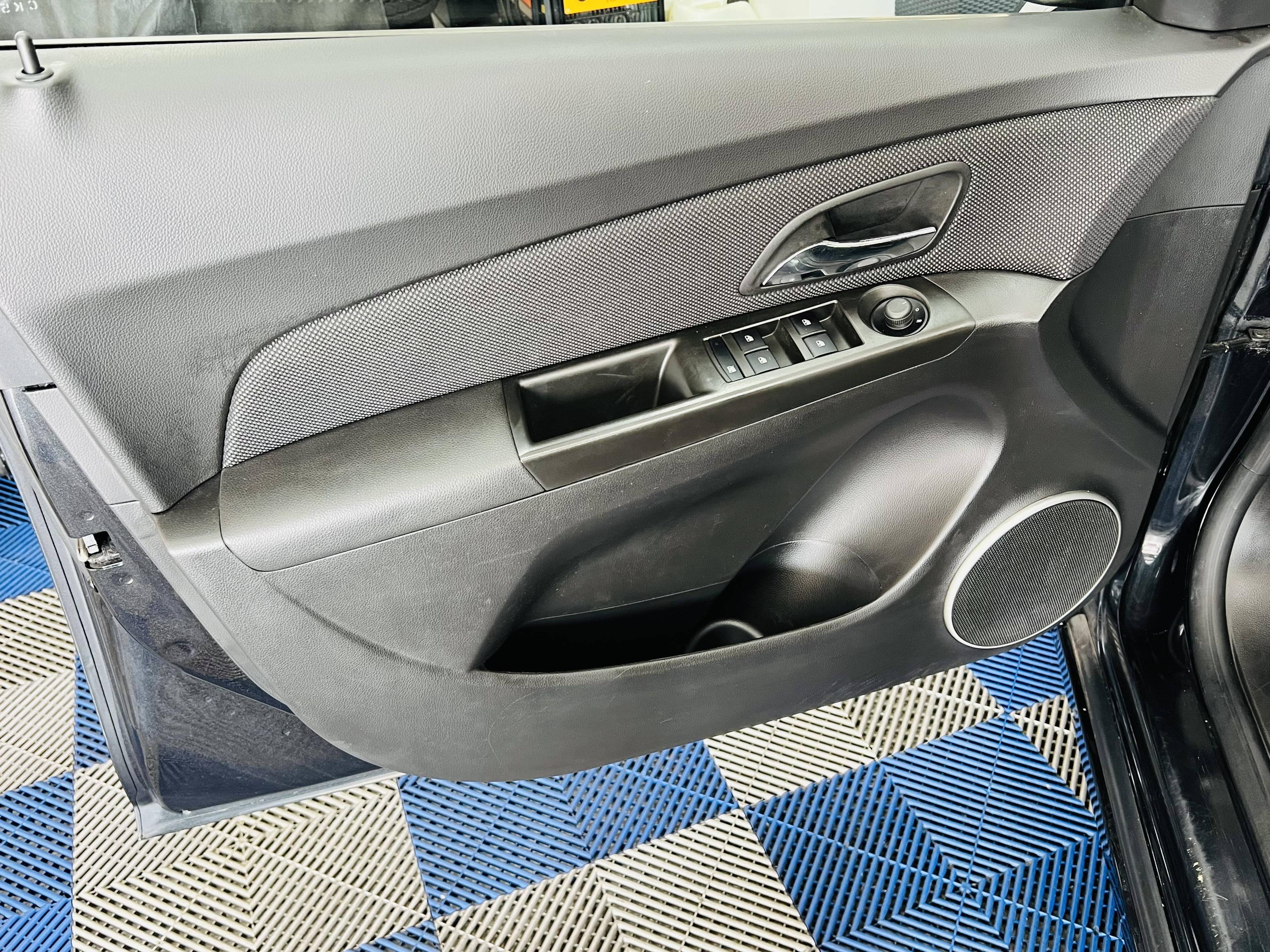 CHEVROLET CRUZE
