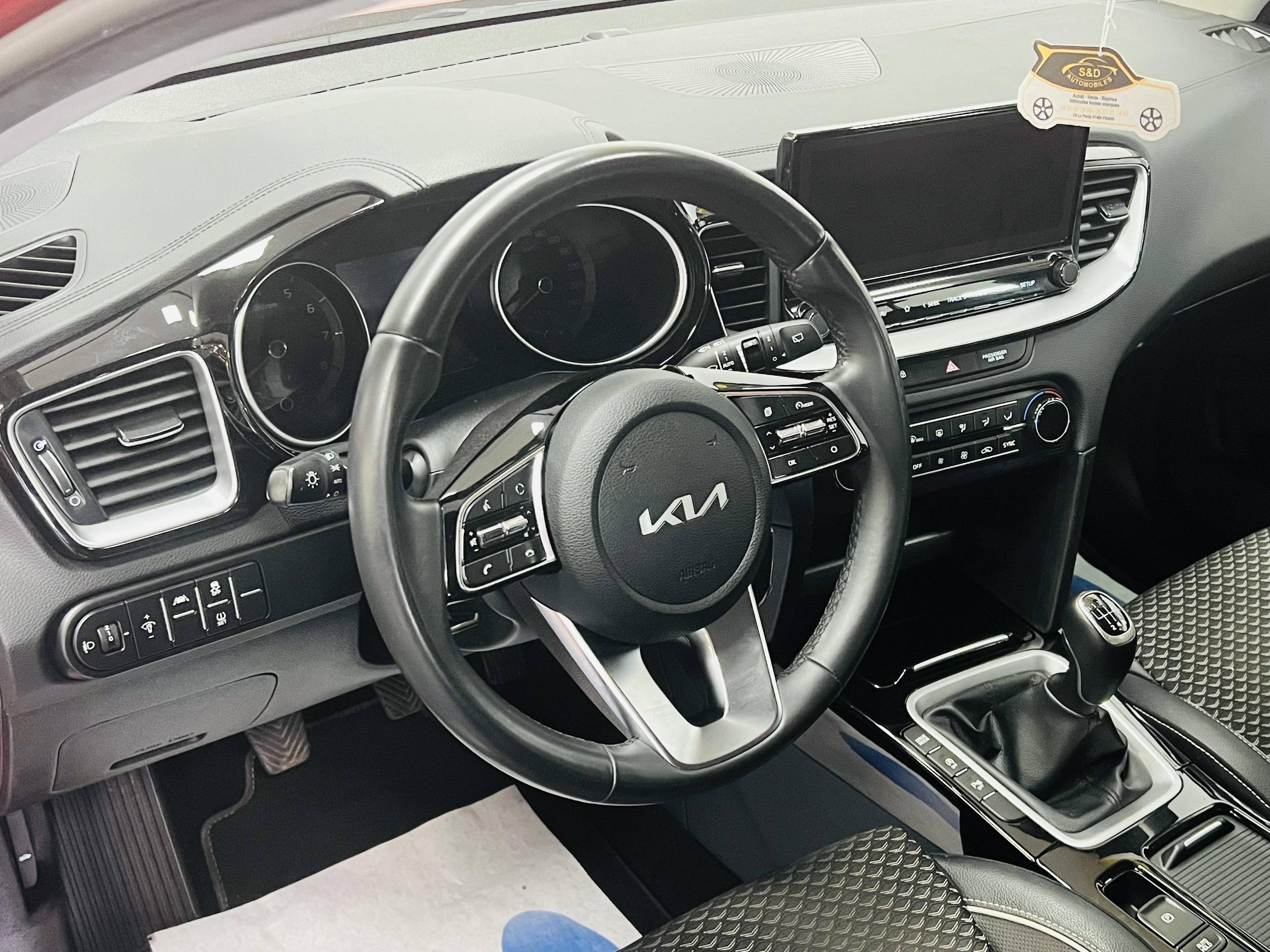 KIA X-CEED