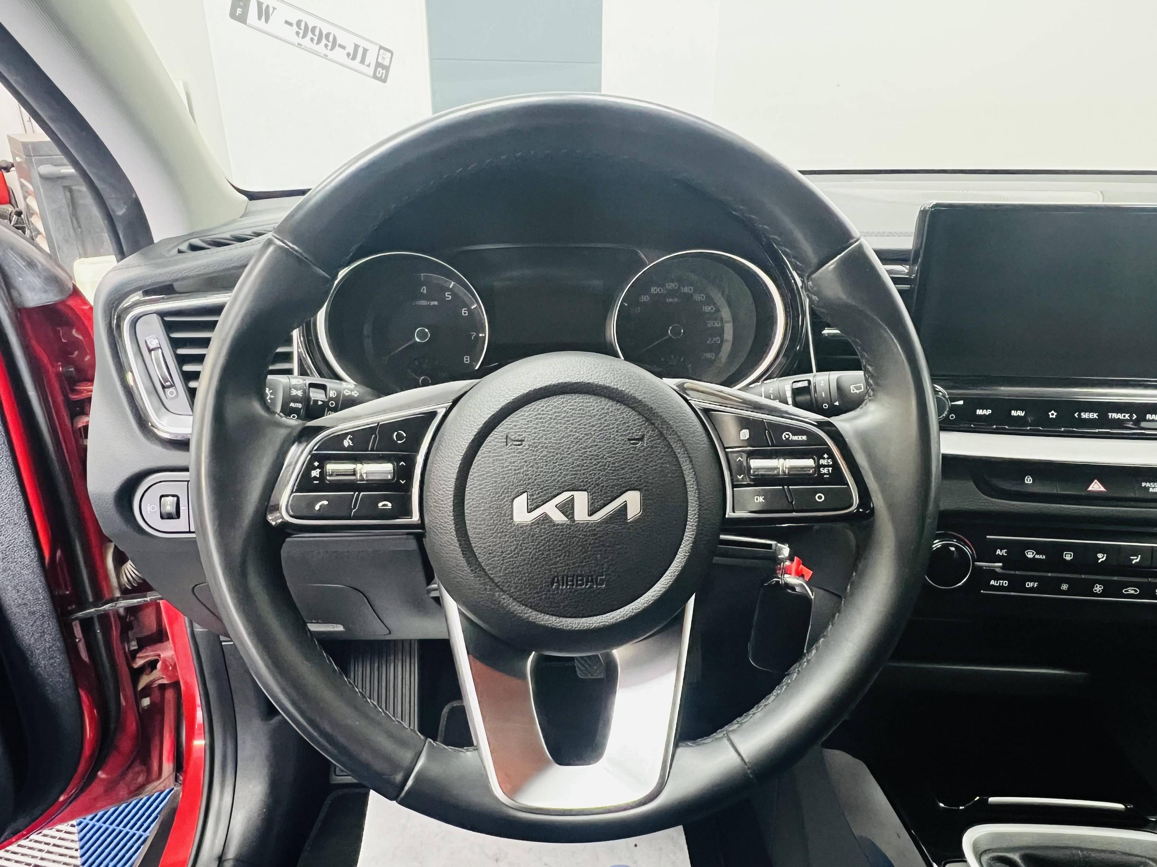 KIA X-CEED