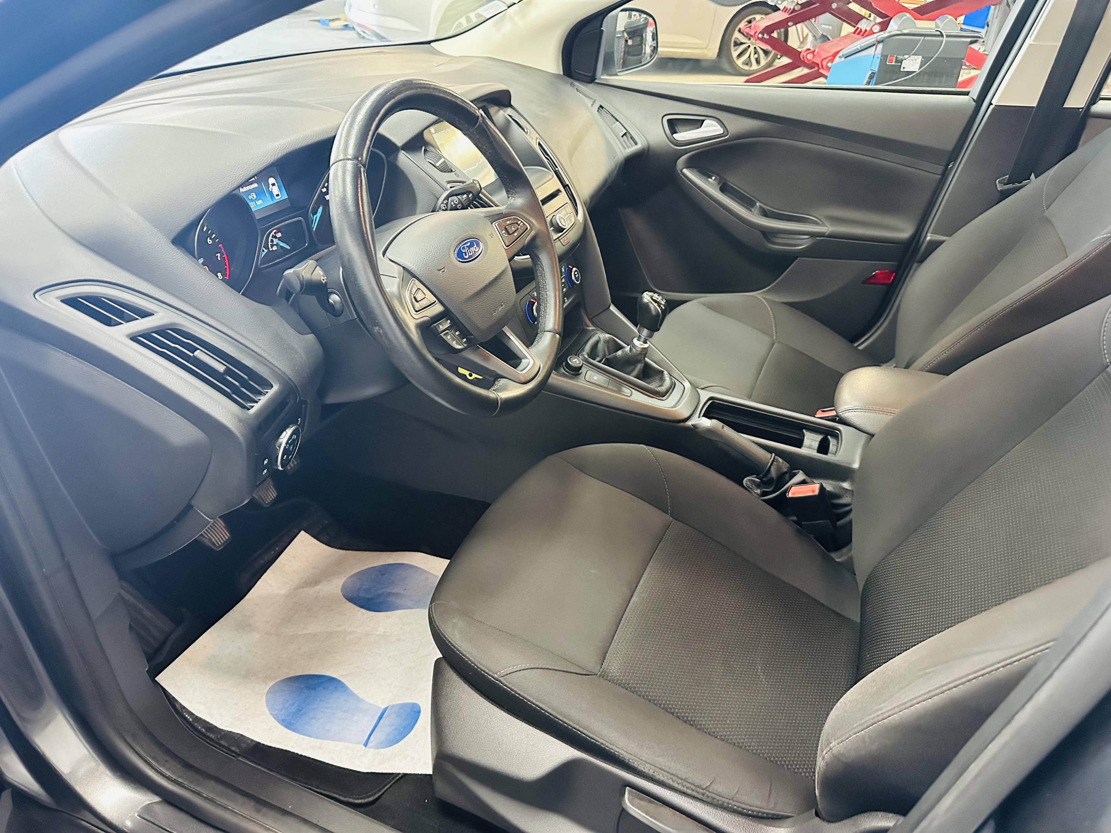 FORD FOCUS