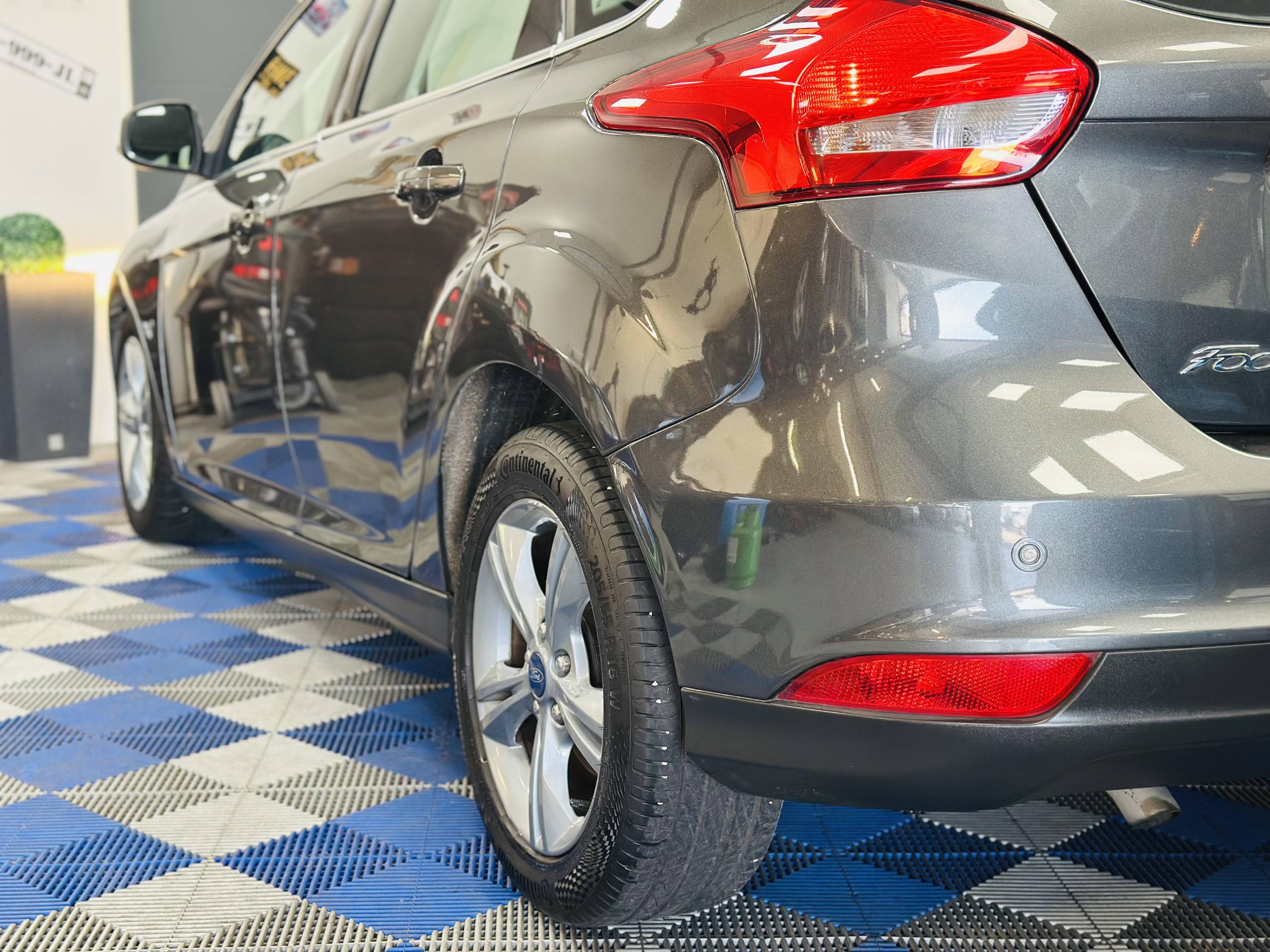 FORD FOCUS
