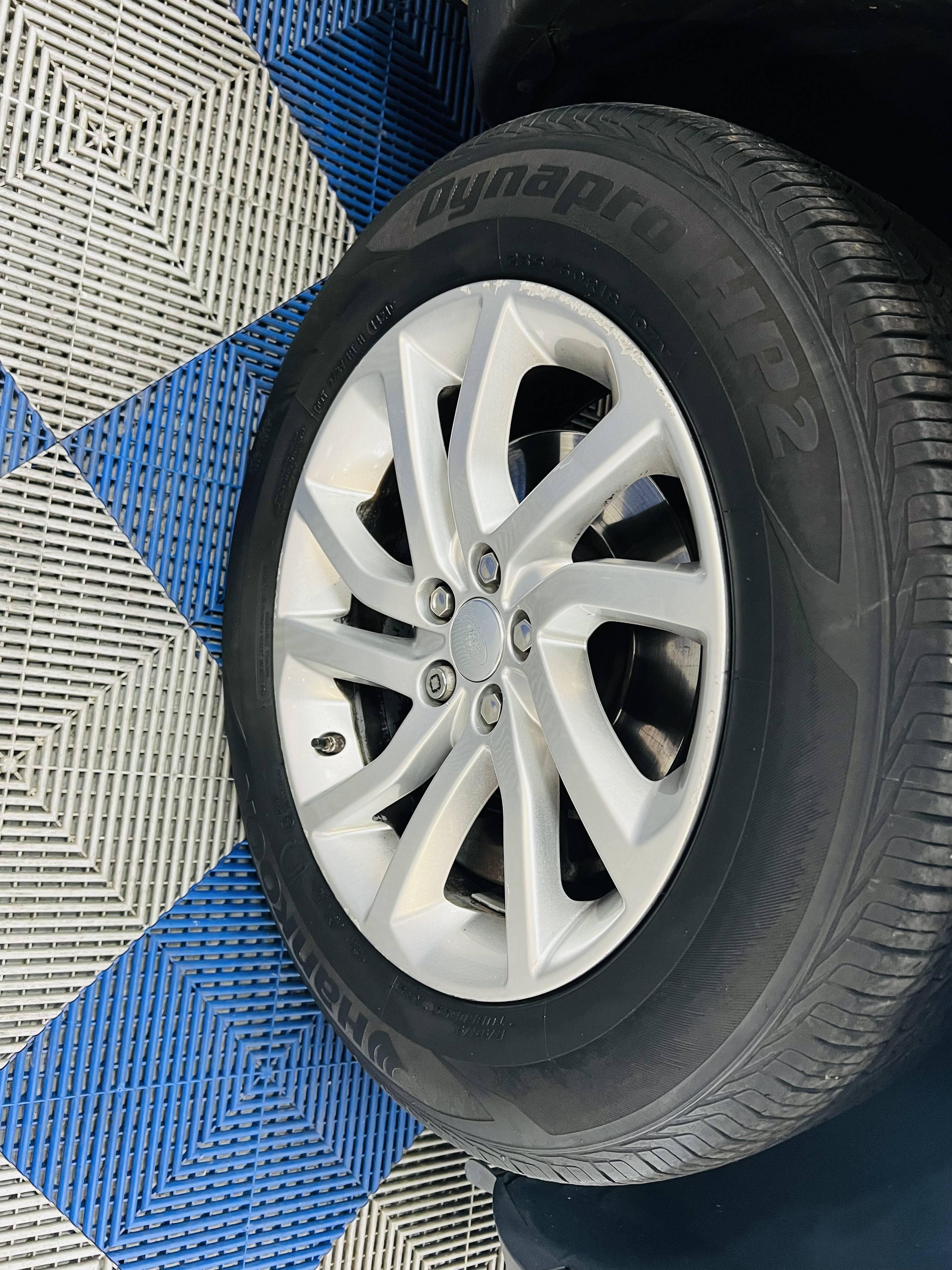 LAND-ROVER DISCOVERY SPORT