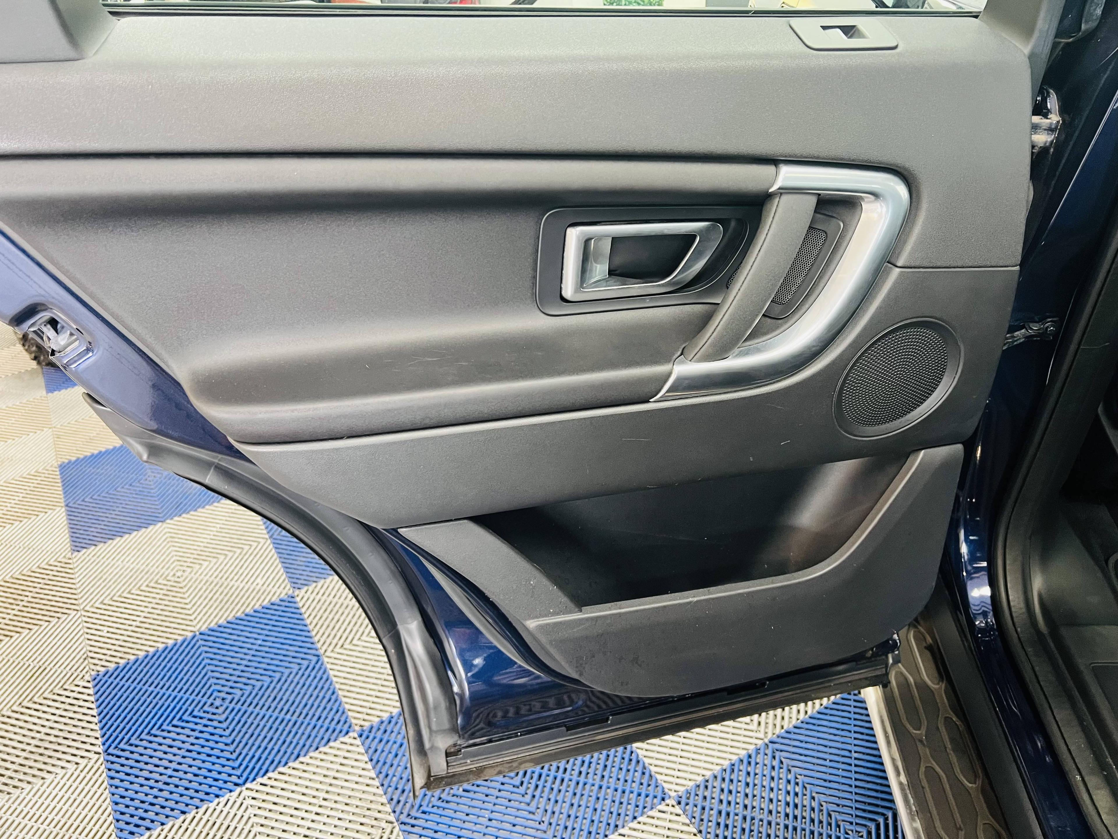 LAND-ROVER DISCOVERY SPORT