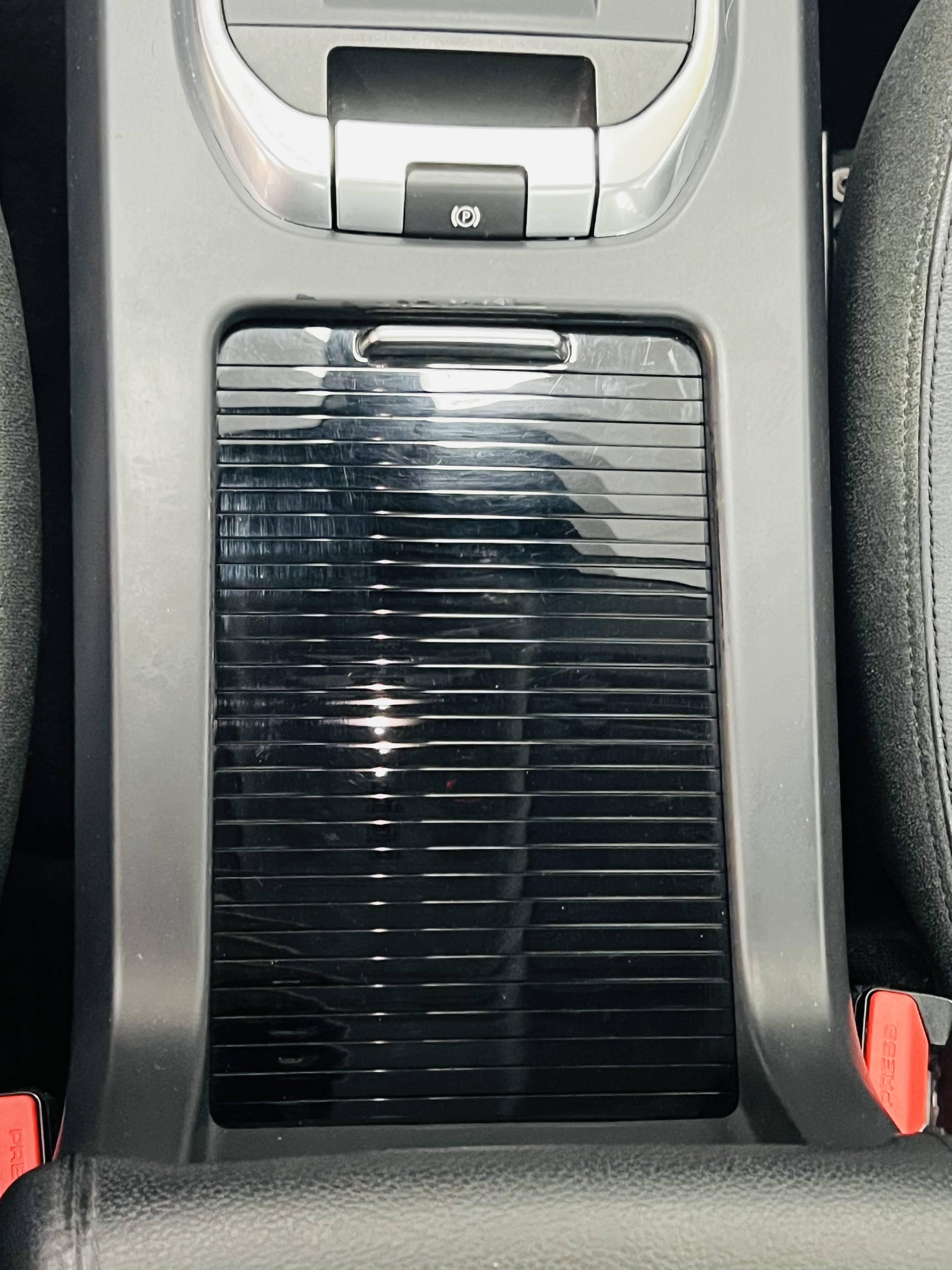 LAND-ROVER DISCOVERY SPORT