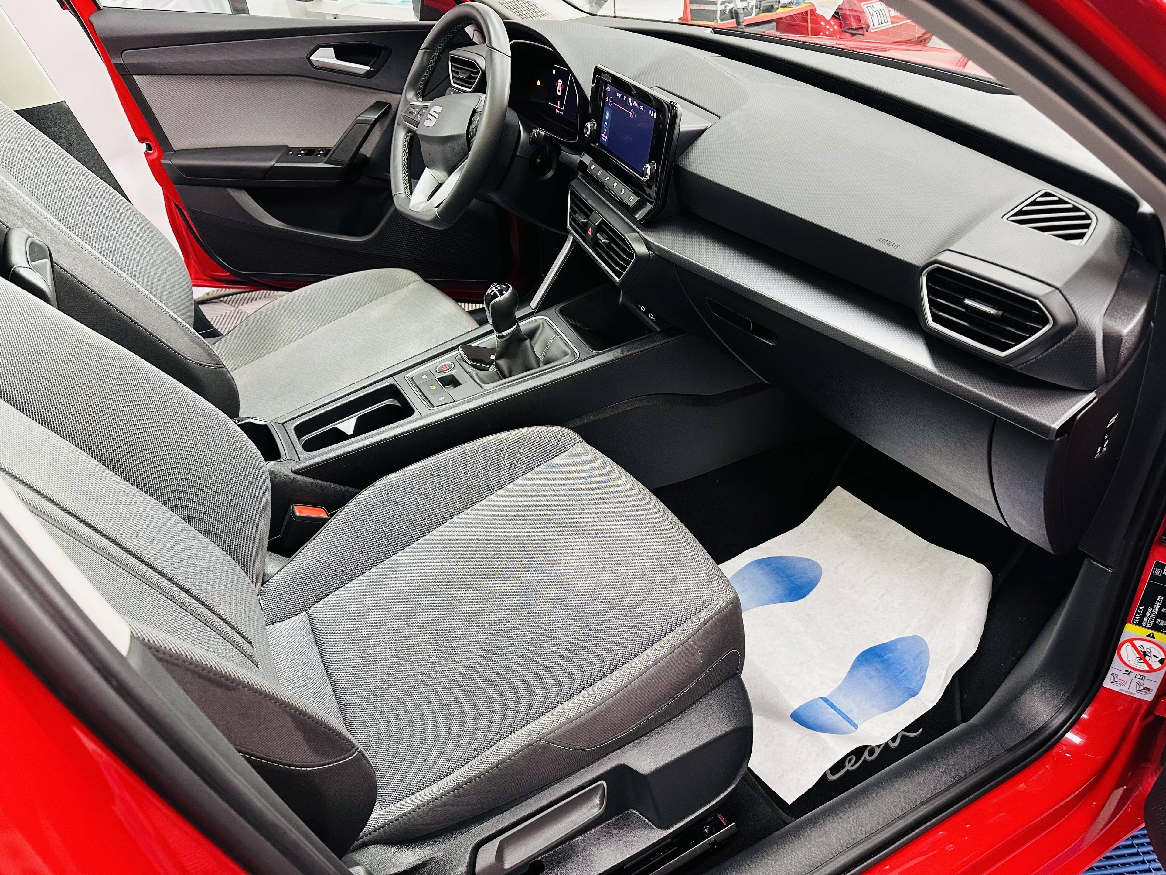 SEAT LEON