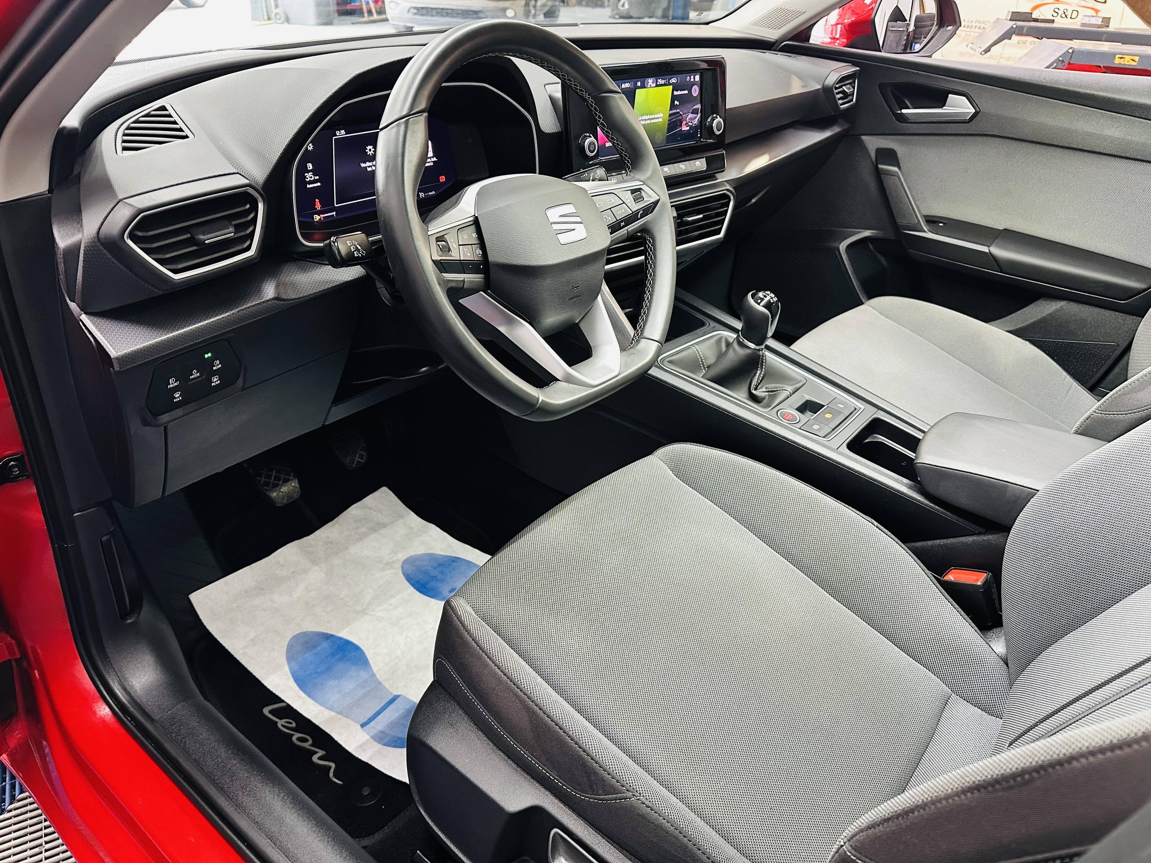 SEAT LEON