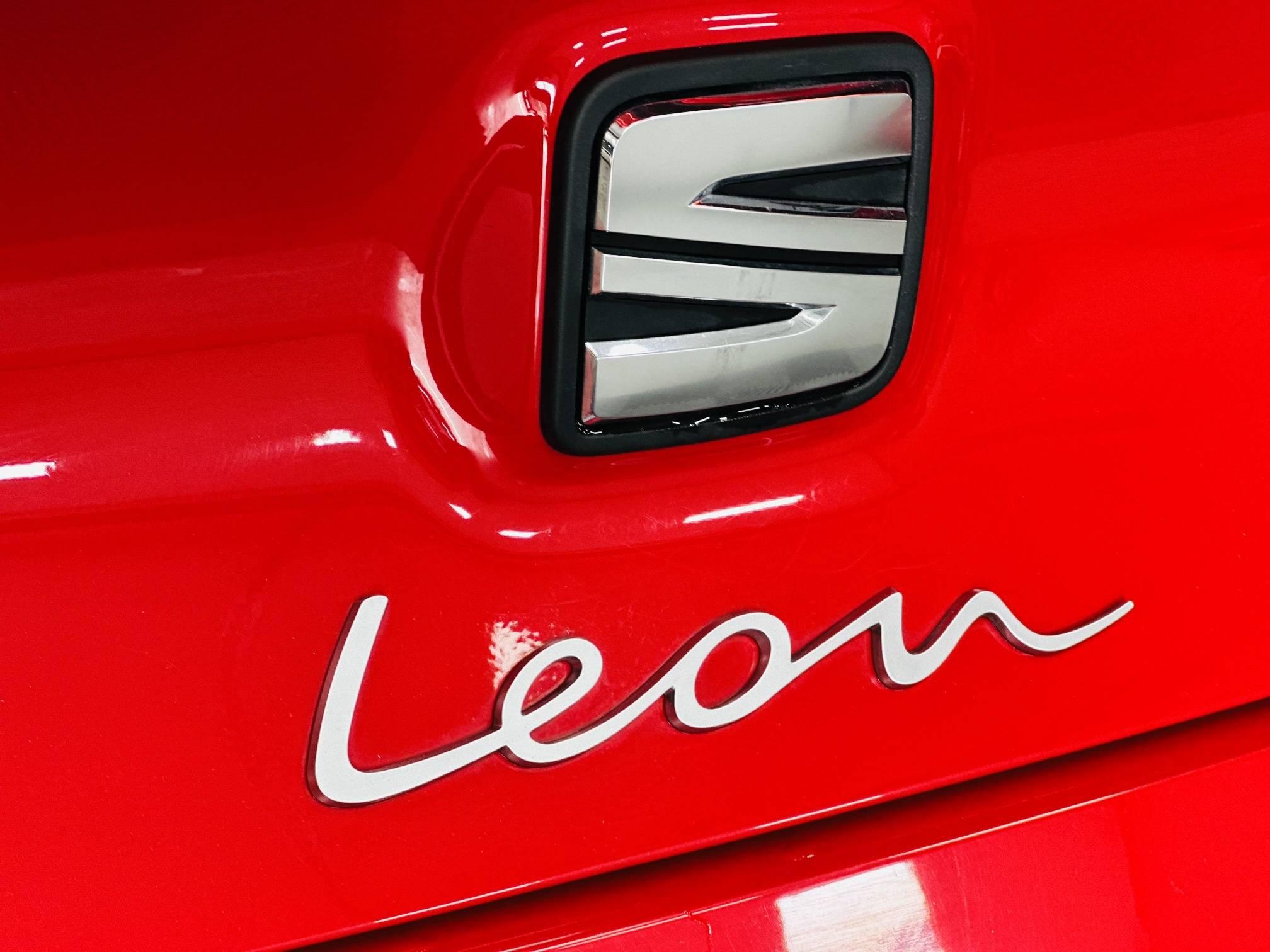 SEAT LEON