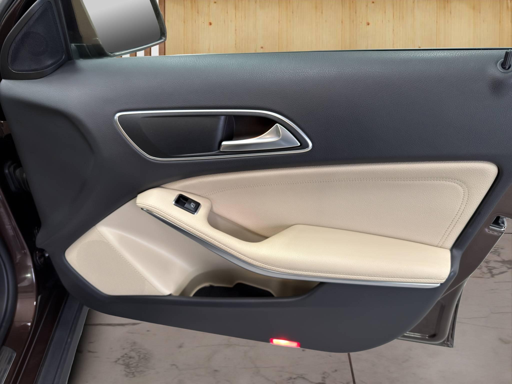 MERCEDES-BENZ CLASSE GLA