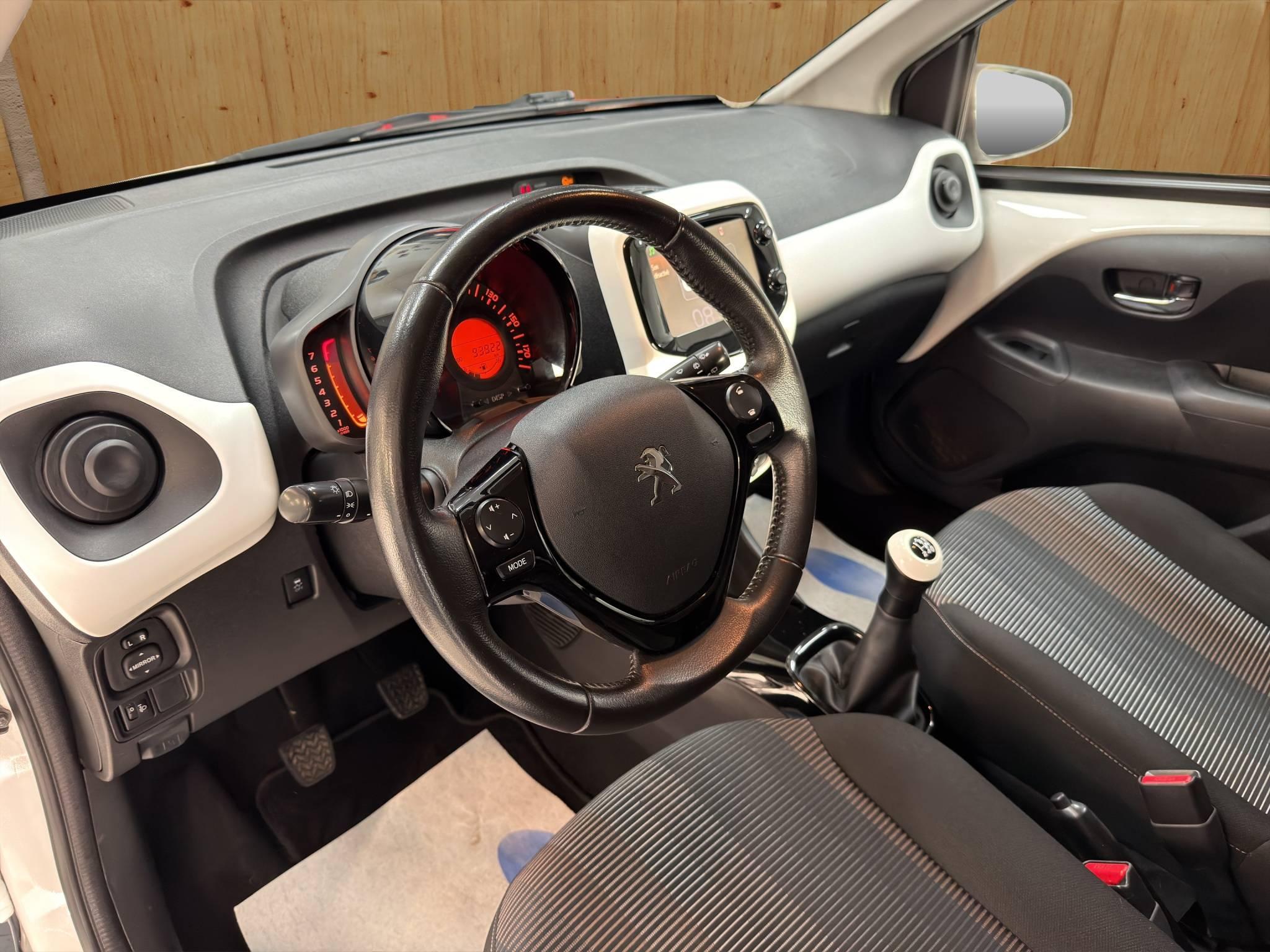 PEUGEOT 108