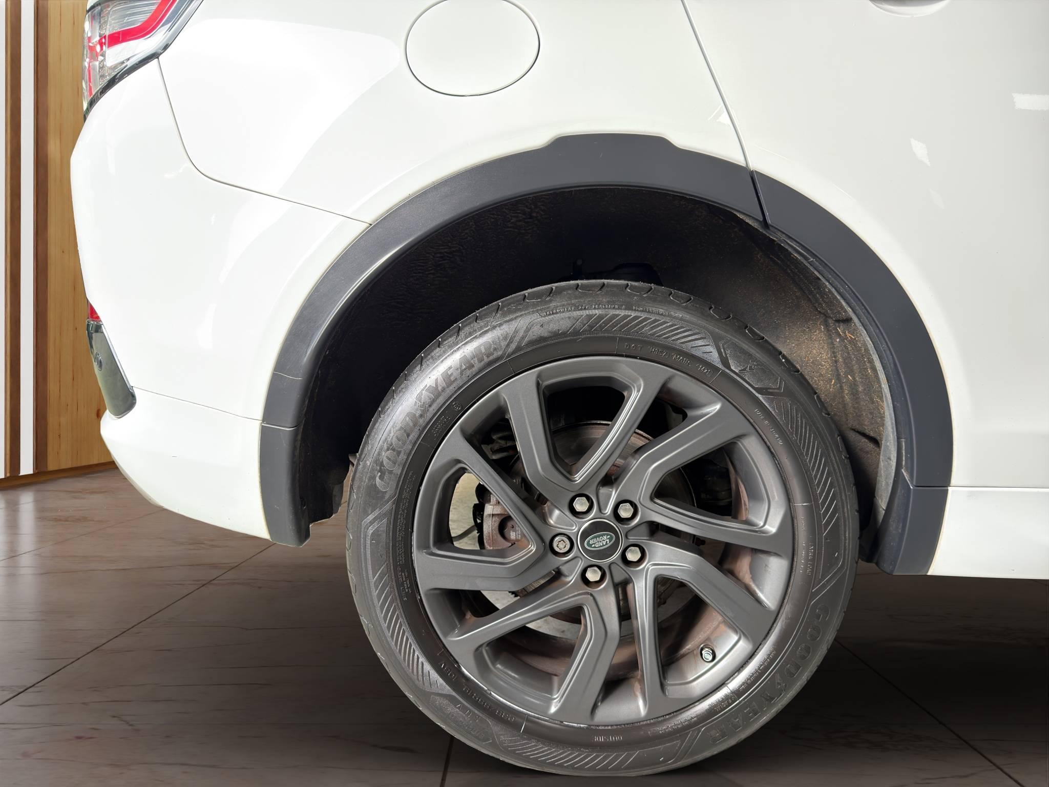 LAND-ROVER DISCOVERY SPORT