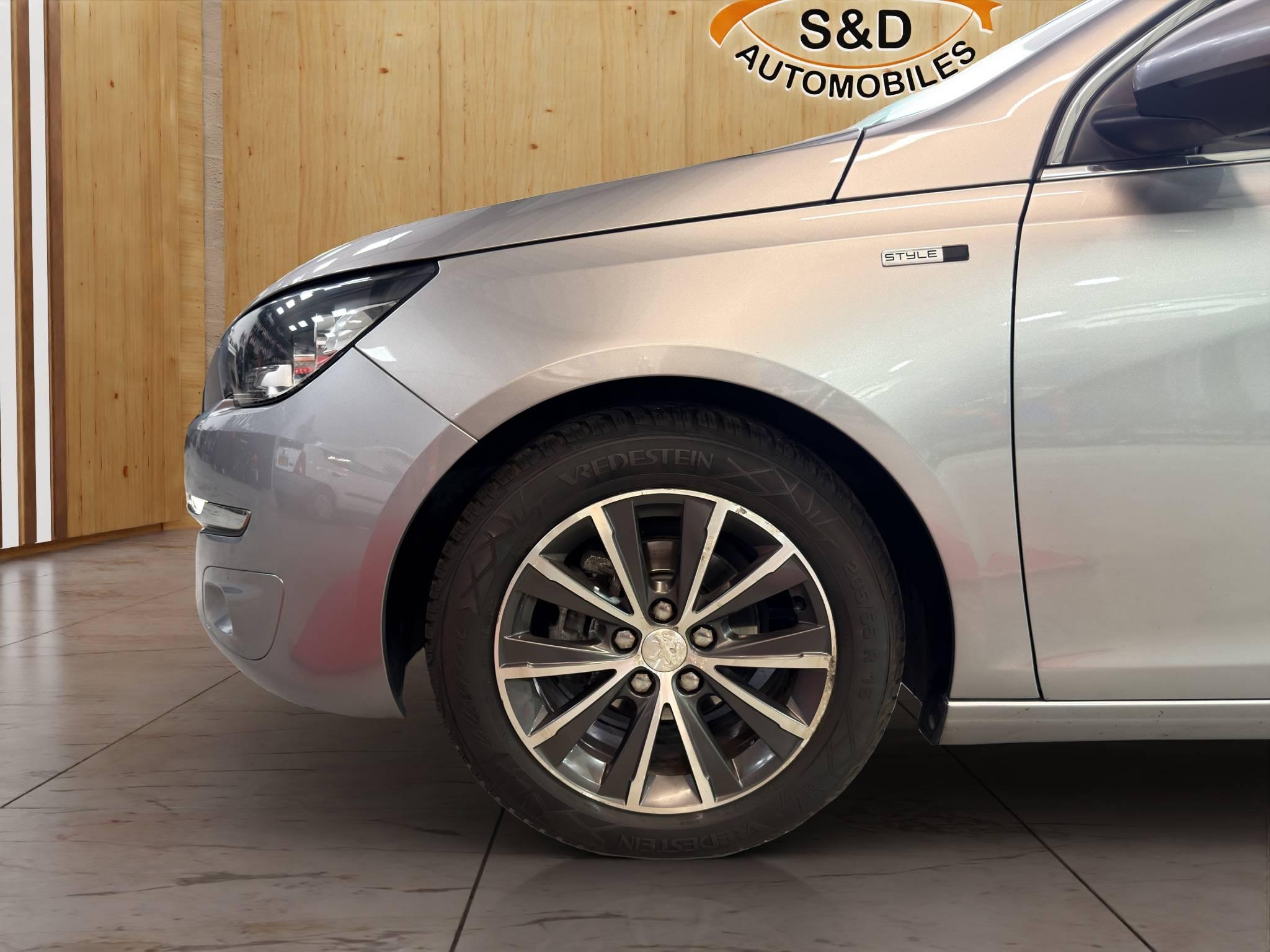 PEUGEOT 308